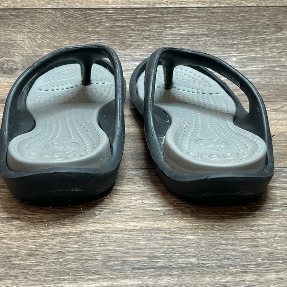 Crocs Flip Flops Men's 12 Black Gray Thong Sandals Pool Beach Casual Comfort - Picture 10 of 11